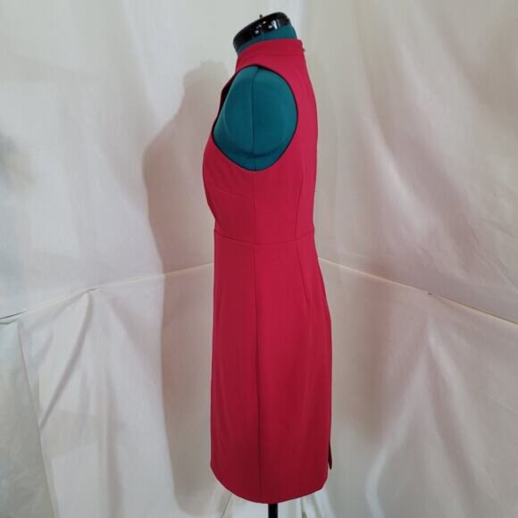 Elegant Red Sleeveless Dress - Picture 4 of 10